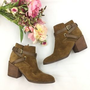 Crown Vintage Gabiann Stacked Heel Boots Size 6